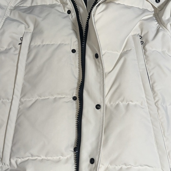 Mens Canada Goose Jacket - Picture 9 of 11